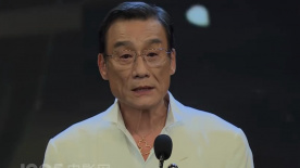 女生扒开腿让男生操